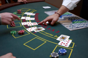 Know When to Fold 'Em: When to Fold in Poker