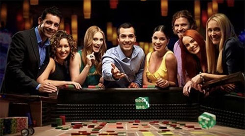 Who is a better gambler in the casino: a man or a woman?